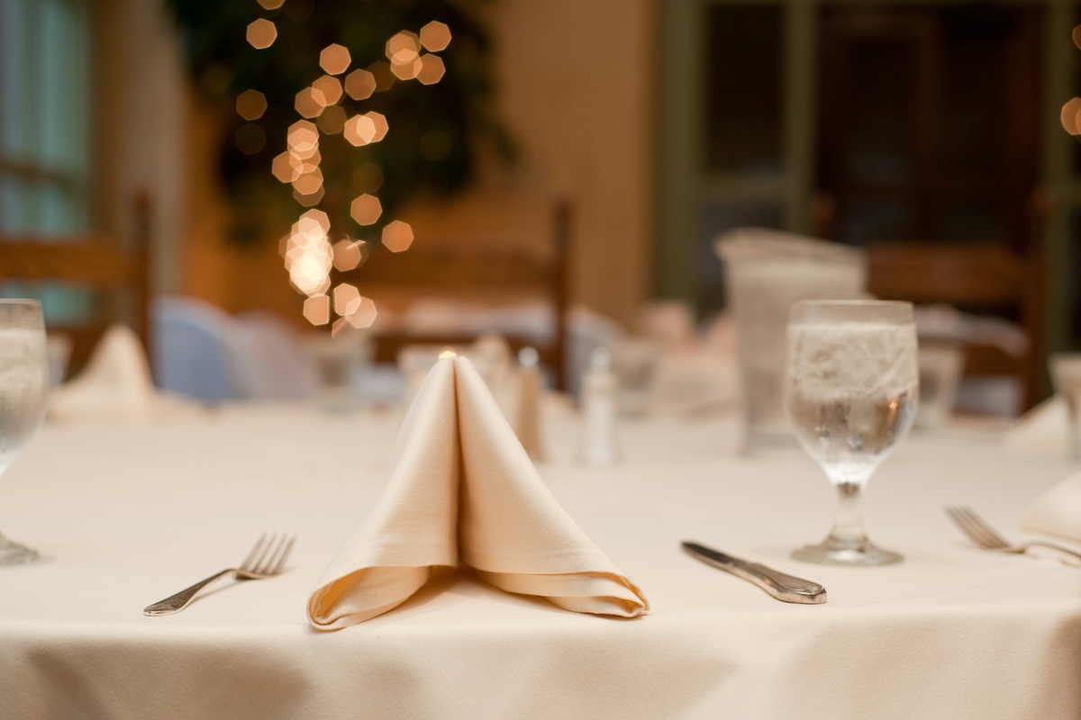 banquet dinner stock photo jamie coupaud shmbfl3jdkc unsplash 1200w